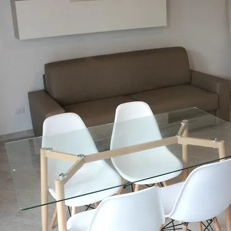 Aparthotel Paradeisos Sas *