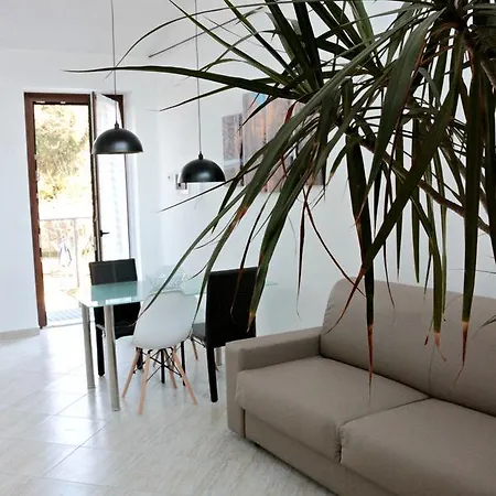 Paradeisos Sas Aparthotel *