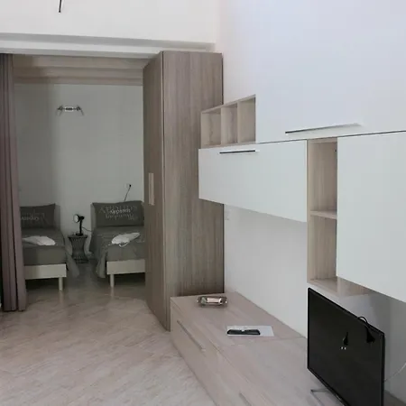 Paradeisos Sas Aparthotel *
