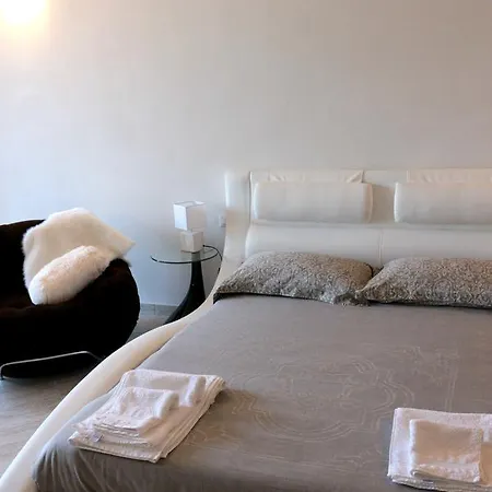 Aparthotel Paradeisos Sas