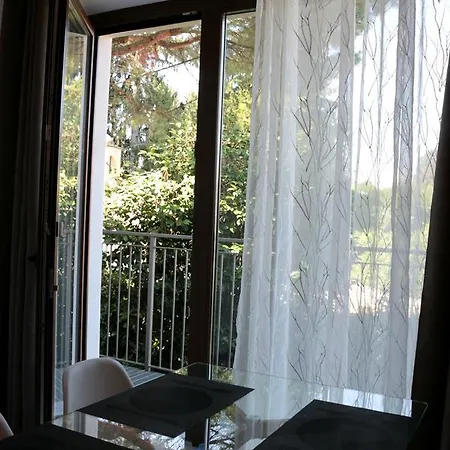 Paradeisos Sas Aparthotel