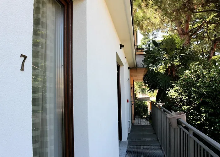 Paradeisos Sas